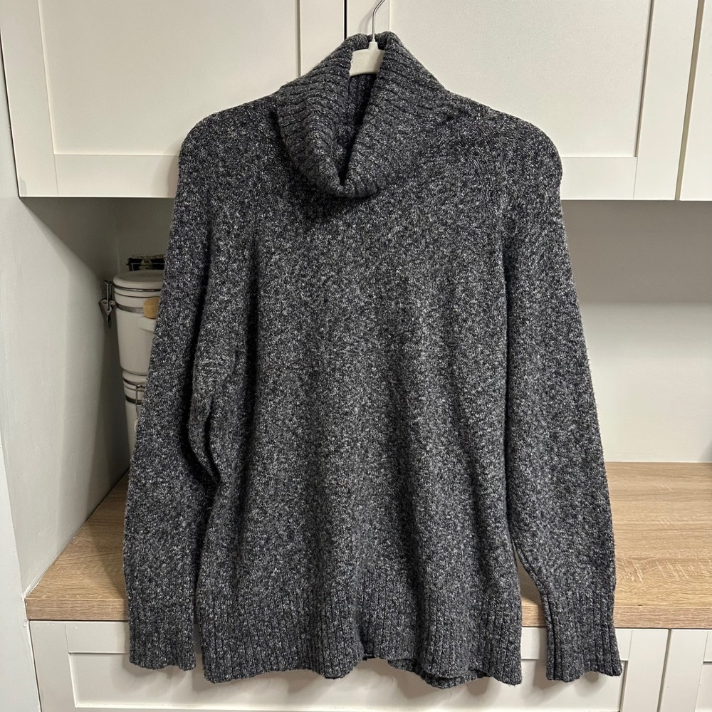 Old Navy SoSoft Turtleneck Sweater Womens Medium Black Marl Knit